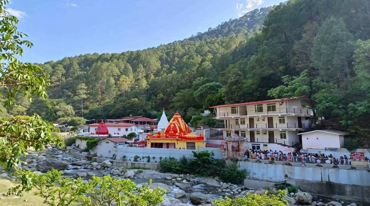 कैंची धाम जाना है? जानिए कैसे पहुंचें और क्यों कहते हैं इसे नीब करौरी बाबा का चमत्कारी धाम
